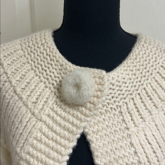 UGG Australia One Size Cream Knit Cardigan, Fits a Small, 58% Wool, EUC - Picture 2 of 11